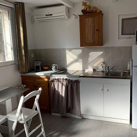 Joli Studio Independant 20M² Avec Jardin Сен-Максимен-ла-Сент-Бом Екстериор снимка