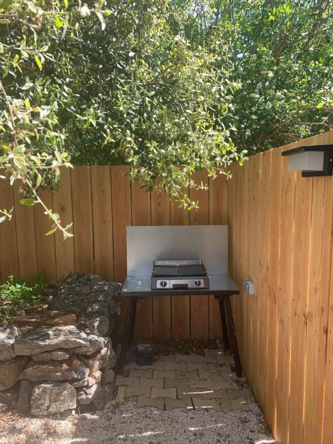 Joli Studio Independant 20M² Avec Jardin Сен-Максимен-ла-Сент-Бом Екстериор снимка