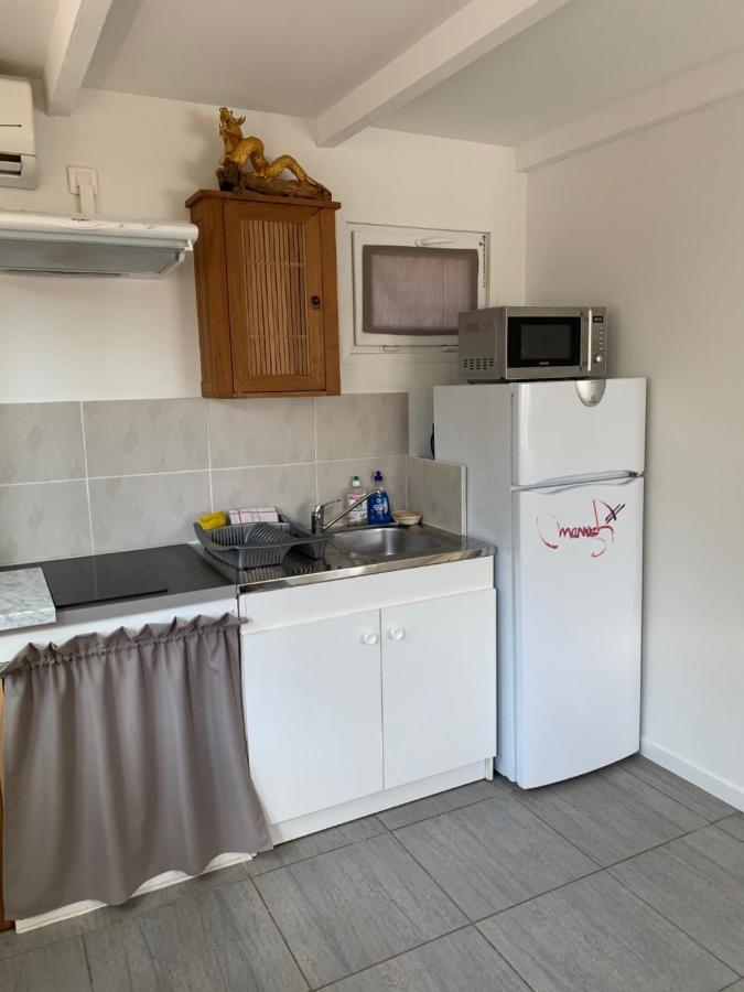 Joli Studio Independant 20M² Avec Jardin Сен-Максимен-ла-Сент-Бом Екстериор снимка